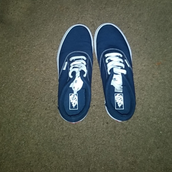 navy blue vans boys